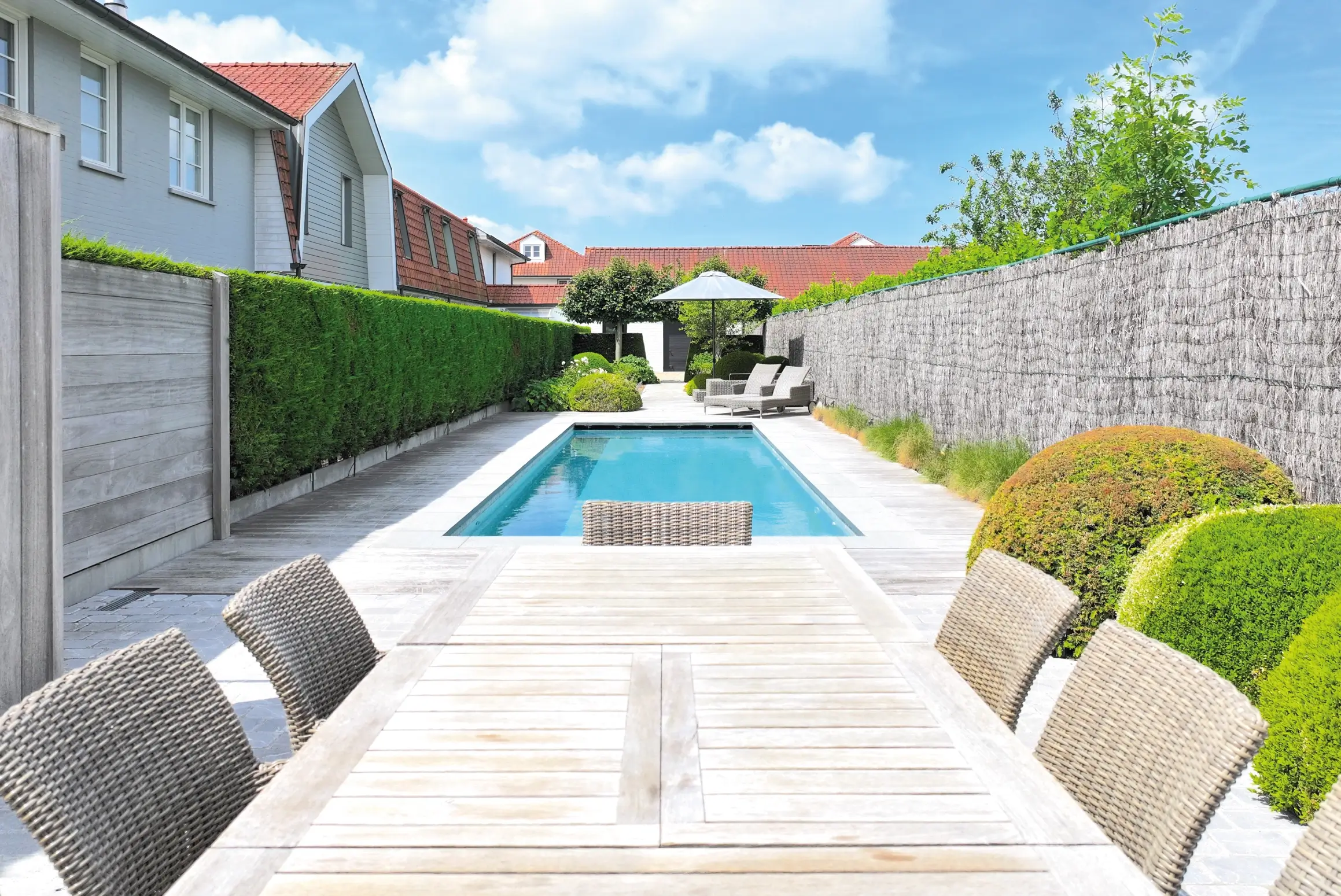 Terras met zicht op zwembad